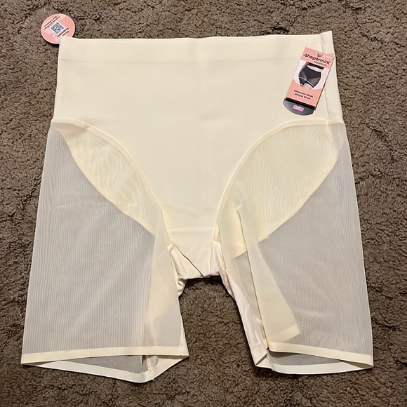 Shapermint essentials power mesh shaper short - Picture 2 of 3